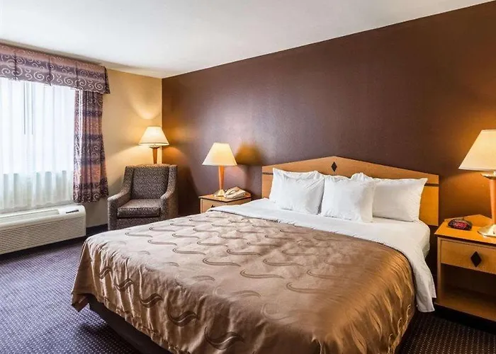 Inn Quality Near Hood 4*