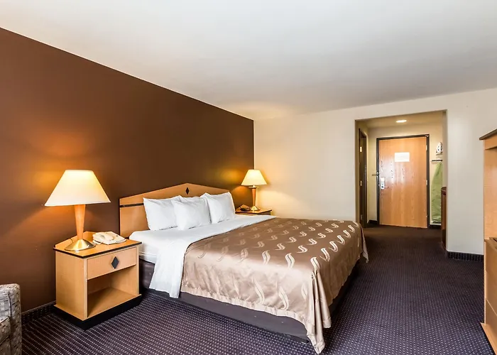 Inn Quality Near Hood 4*