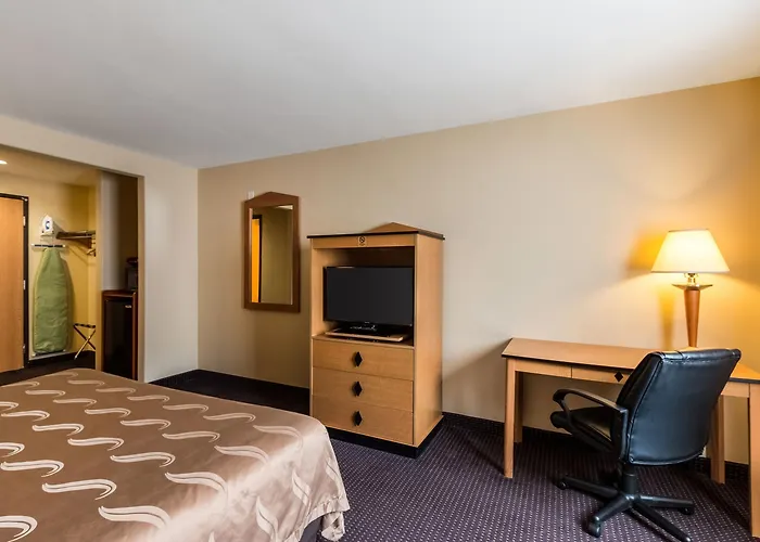 Quality Near Hood Inn 4*