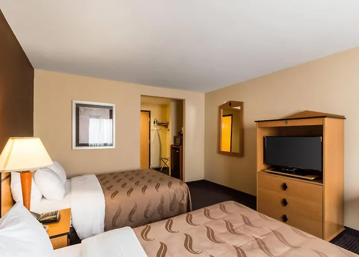 Inn Quality Near Hood