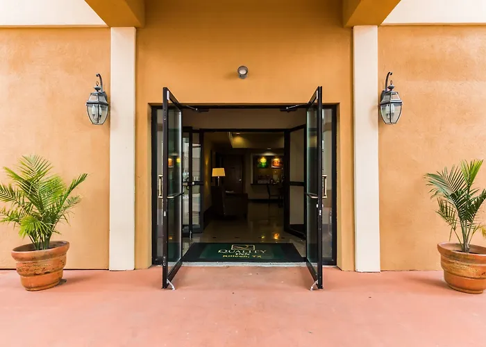 Inn Quality Near Hood 4*